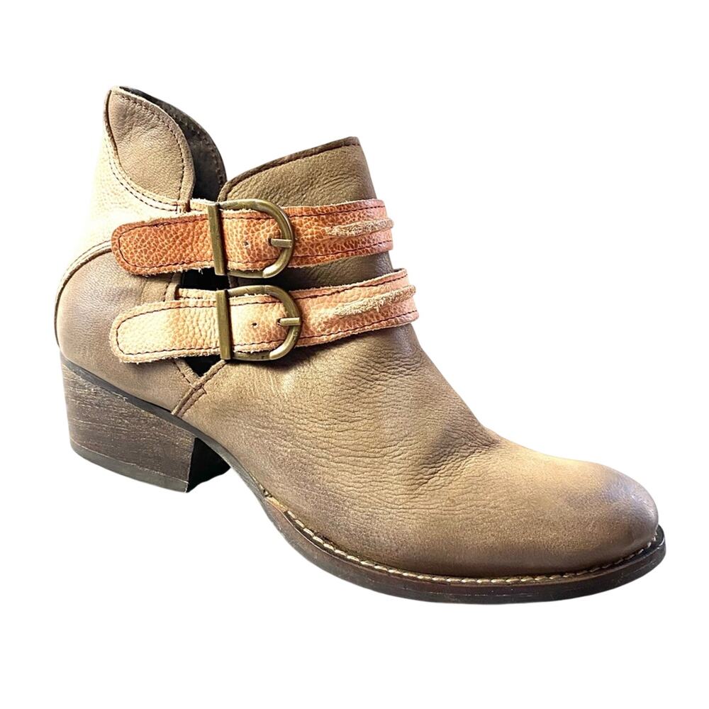 Rebel's Tan Brown Suede Cutout Ankle Boot Size 6